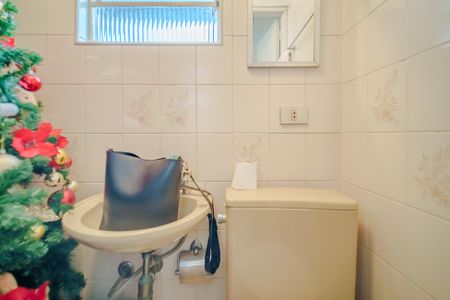 Casa à venda com 400m², 6 quartos e 2 vagas Casa à venda com 400m², 6 quartos e 2 vagasBanheiro 3