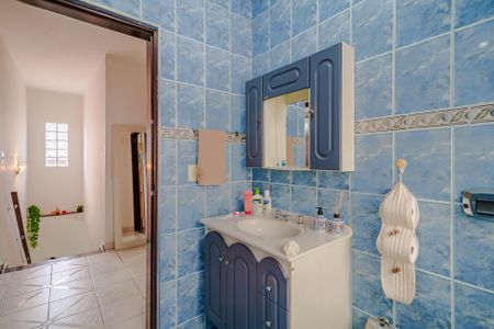 Casa à venda com 400m², 6 quartos e 2 vagas Casa à venda com 400m², 6 quartos e 2 vagasBanheiro 2