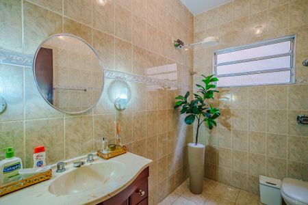 Casa à venda com 400m², 6 quartos e 2 vagas Casa à venda com 400m², 6 quartos e 2 vagasBanheiro 1