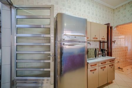 Casa à venda com 400m², 6 quartos e 2 vagas Casa à venda com 400m², 6 quartos e 2 vagasCozinha