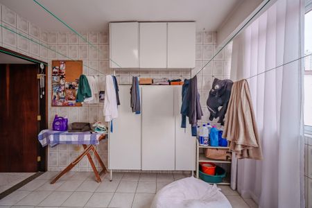 Casa à venda com 400m², 6 quartos e 2 vagas Casa à venda com 400m², 6 quartos e 2 vagasÁrea de Serviço