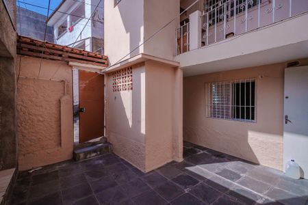 Casa à venda com 400m², 6 quartos e 2 vagas Casa à venda com 400m², 6 quartos e 2 vagasQuintal Casa 2
