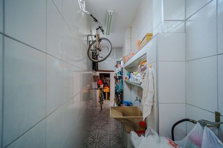 Casa à venda com 400m², 6 quartos e 2 vagas Casa à venda com 400m², 6 quartos e 2 vagasÁrea de Serviço 2