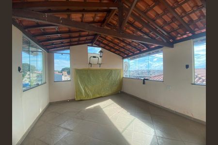 Casa à venda com 198m², 3 quartos e 8 vagas