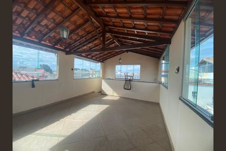 Casa à venda com 198m², 3 quartos e 8 vagas