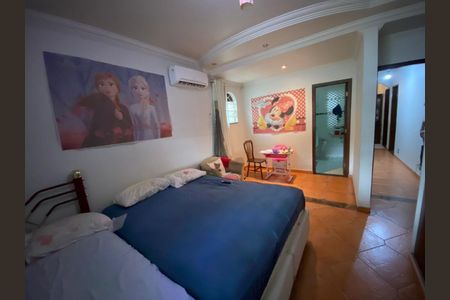 Casa à venda com 3 quartos, 198m² em Novo Progresso, Belo Horizonte