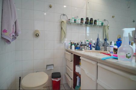 Apartamento à venda com 202m², 3 quartos e 2 vagasBanheiro da Suíte