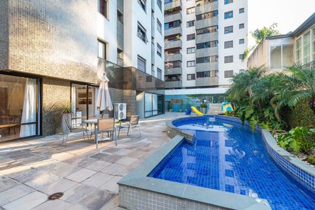 Apartamento à venda com 201m², 3 quartos e 4 vagas Apartamento à venda com 201m², 3 quartos e 4 vagasPiscina