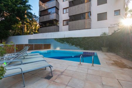 Apartamento à venda com 201m², 3 quartos e 4 vagas Apartamento à venda com 201m², 3 quartos e 4 vagasPiscina