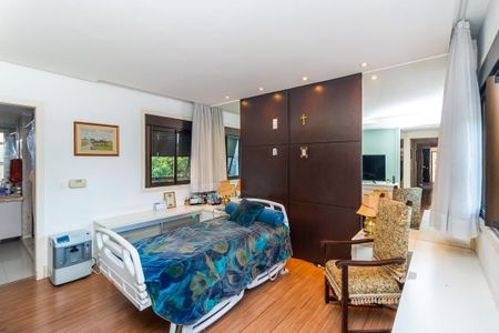 Apartamento à venda com 201m², 3 quartos e 4 vagas Apartamento à venda com 201m², 3 quartos e 4 vagasQuarto