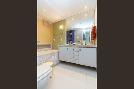 Apartamento à venda com 201m², 3 quartos e 4 vagas Apartamento à venda com 201m², 3 quartos e 4 vagasBanheiro