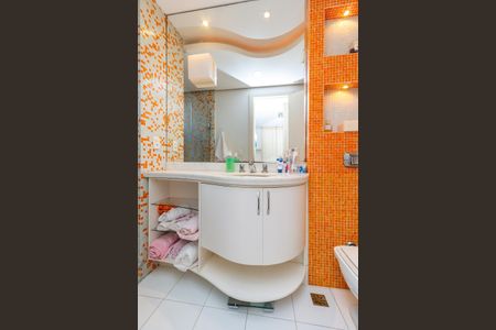 Apartamento à venda com 201m², 3 quartos e 4 vagas Apartamento à venda com 201m², 3 quartos e 4 vagasBanheiro