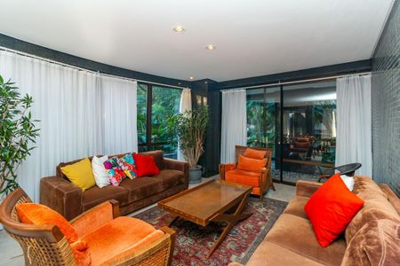 Apartamento à venda com 201m², 3 quartos e 4 vagas Apartamento à venda com 201m², 3 quartos e 4 vagasHall Social