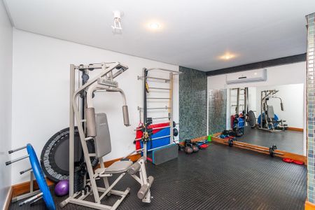 Apartamento à venda com 201m², 3 quartos e 4 vagas Apartamento à venda com 201m², 3 quartos e 4 vagasAcademia