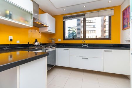 Apartamento à venda com 201m², 3 quartos e 4 vagas Apartamento à venda com 201m², 3 quartos e 4 vagasCozinha