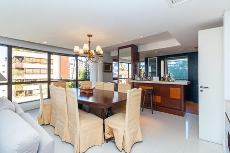 Apartamento à venda com 201m², 3 quartos e 4 vagas Apartamento à venda com 201m², 3 quartos e 4 vagasSala de Jantar