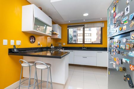 Apartamento à venda com 201m², 3 quartos e 4 vagas Apartamento à venda com 201m², 3 quartos e 4 vagasCozinha