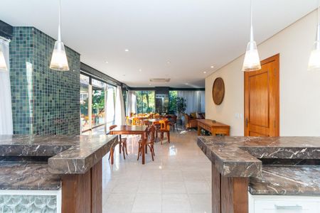 Apartamento à venda com 201m², 3 quartos e 4 vagas Apartamento à venda com 201m², 3 quartos e 4 vagasSalão de Festas