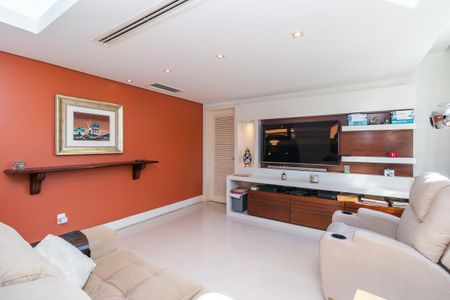 Apartamento à venda com 201m², 3 quartos e 4 vagas Apartamento à venda com 201m², 3 quartos e 4 vagasSala