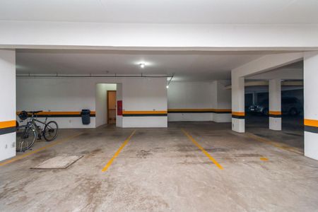 Apartamento à venda com 201m², 3 quartos e 4 vagas Apartamento à venda com 201m², 3 quartos e 4 vagasGaragem