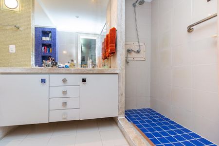 Apartamento à venda com 201m², 3 quartos e 4 vagas Apartamento à venda com 201m², 3 quartos e 4 vagasBanheiro