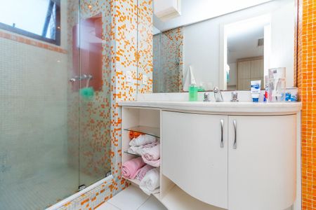 Apartamento à venda com 201m², 3 quartos e 4 vagas Apartamento à venda com 201m², 3 quartos e 4 vagasBanheiro