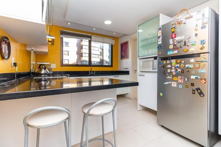 Apartamento à venda com 201m², 3 quartos e 4 vagas Apartamento à venda com 201m², 3 quartos e 4 vagasCozinha