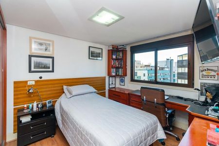 Apartamento à venda com 201m², 3 quartos e 4 vagas Apartamento à venda com 201m², 3 quartos e 4 vagasQuarto