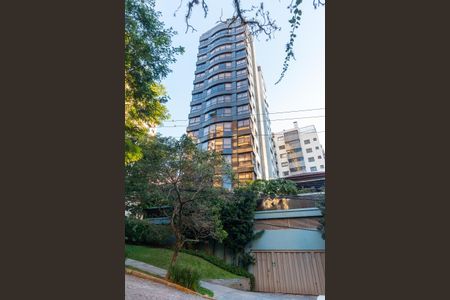 Apartamento à venda com 201m², 3 quartos e 4 vagas Apartamento à venda com 201m², 3 quartos e 4 vagasFachada