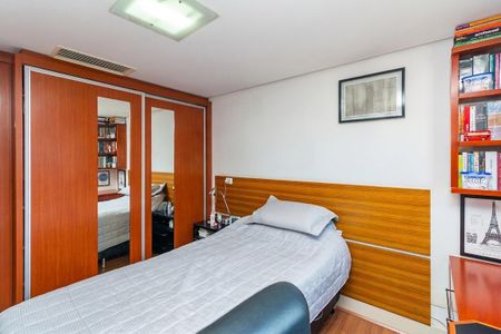 Apartamento à venda com 201m², 3 quartos e 4 vagas Apartamento à venda com 201m², 3 quartos e 4 vagasQuarto