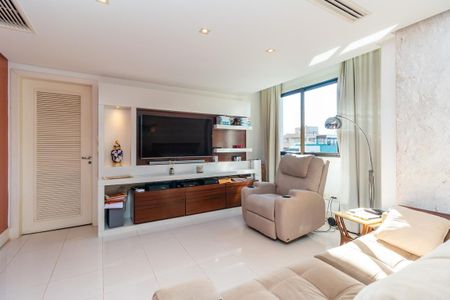 Apartamento à venda com 201m², 3 quartos e 4 vagas Apartamento à venda com 201m², 3 quartos e 4 vagasSala