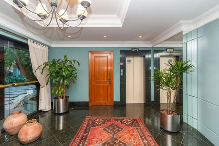 Apartamento à venda com 201m², 3 quartos e 4 vagas Apartamento à venda com 201m², 3 quartos e 4 vagasHall Social
