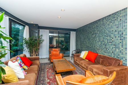 Apartamento à venda com 201m², 3 quartos e 4 vagas Apartamento à venda com 201m², 3 quartos e 4 vagasHall Social