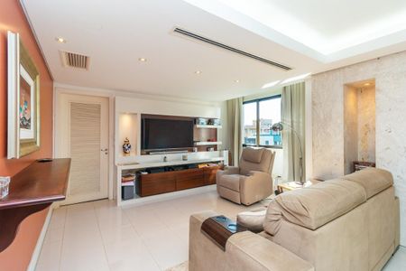 Apartamento à venda com 201m², 3 quartos e 4 vagas Apartamento à venda com 201m², 3 quartos e 4 vagasSala