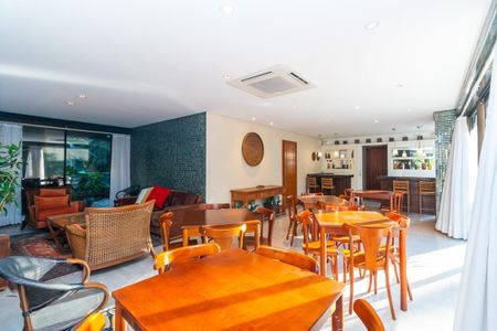 Apartamento à venda com 201m², 3 quartos e 4 vagas Apartamento à venda com 201m², 3 quartos e 4 vagasSalão de Festas