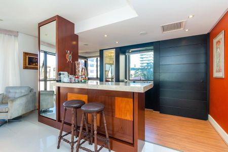 Apartamento à venda com 201m², 3 quartos e 4 vagas Apartamento à venda com 201m², 3 quartos e 4 vagasCopa