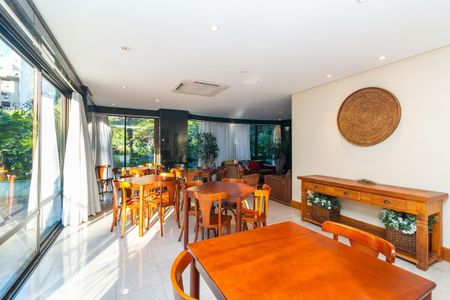 Apartamento à venda com 201m², 3 quartos e 4 vagas Apartamento à venda com 201m², 3 quartos e 4 vagasSalão de Festas
