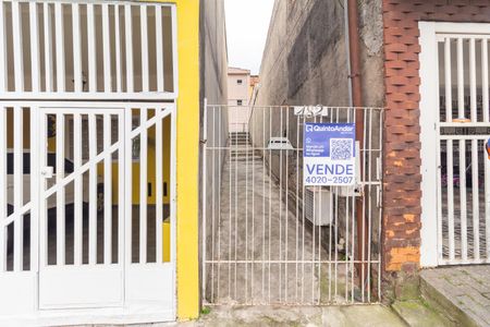 Fachada de casa à venda com 2 quartos, 125m² em Jardim Roberto, Osasco