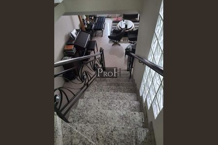 Casa à venda com 3 quartos, 360m² em Jardim Monte Libano, Santo André