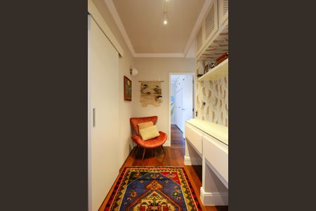 Corredor de apartamento à venda com 3 quartos, 145m² em Real Parque, São Paulo