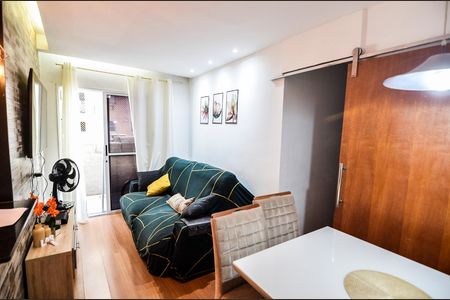Apartamento à venda com 46m², 2 quartos e sem vaga Apartamento à venda com 46m², 2 quartos e sem vagaSala