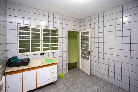 Cozinha Casa 3 de casa à venda com 6 quartos, 300m² em Taboão, Diadema
