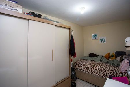 Casa à venda com 300m², 6 quartos e 2 vagasQuarto Casa 2