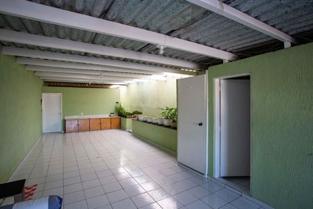 Casa à venda com 300m², 6 quartos e 2 vagasSalão 