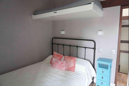 Casa de condomínio à venda com 180m², 3 quartos e 2 vagasSuite 2