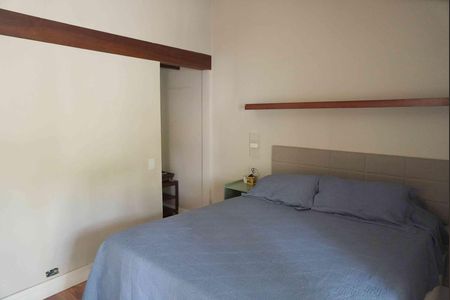 Casa de condomínio à venda com 180m², 3 quartos e 2 vagasSuite 1