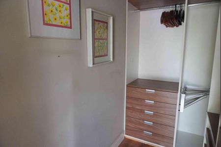 Casa de condomínio à venda com 180m², 3 quartos e 2 vagasSuite 1