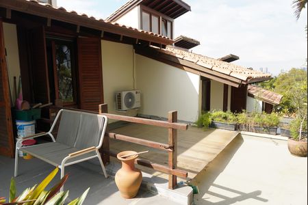 Casa de condomínio à venda com 180m², 3 quartos e 2 vagasÁrea Externa