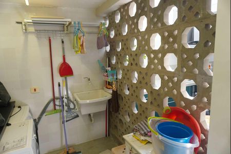Casa de condomínio à venda com 180m², 3 quartos e 2 vagasÁrea de Serviço