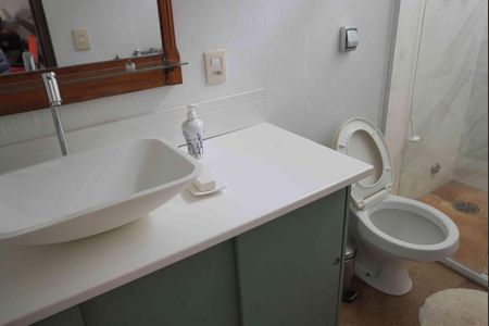 Casa de condomínio à venda com 180m², 3 quartos e 2 vagasBanheiro da Suíte 2